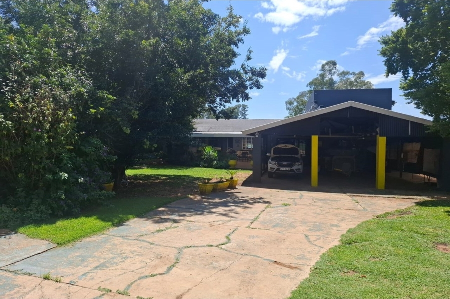 9 Bedroom Property for Sale in Deneysville Free State